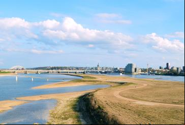 espaço para o rio em Nijmegen, uma grande área alagável que funciona como espaço público