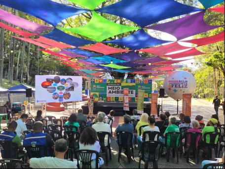 pessoas em evento